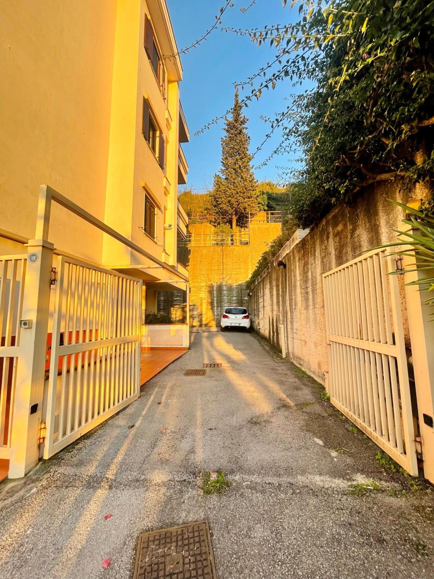Donna Filomena Casa Vacanza Park Bougainville Salerno Luaran gambar